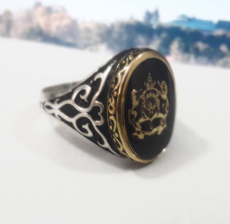 Royal ring