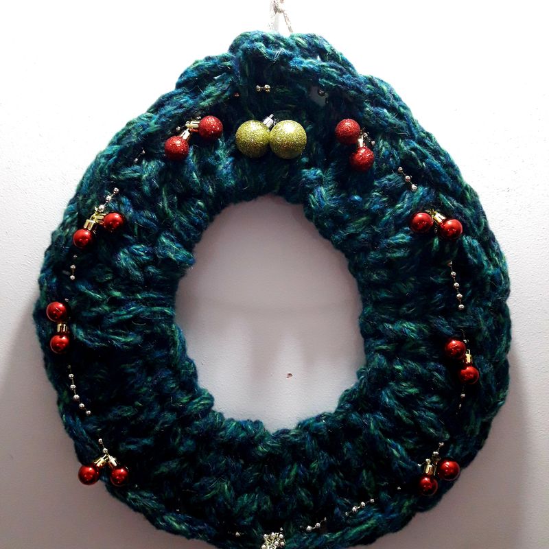 Fingers knitted Christmas Wreath