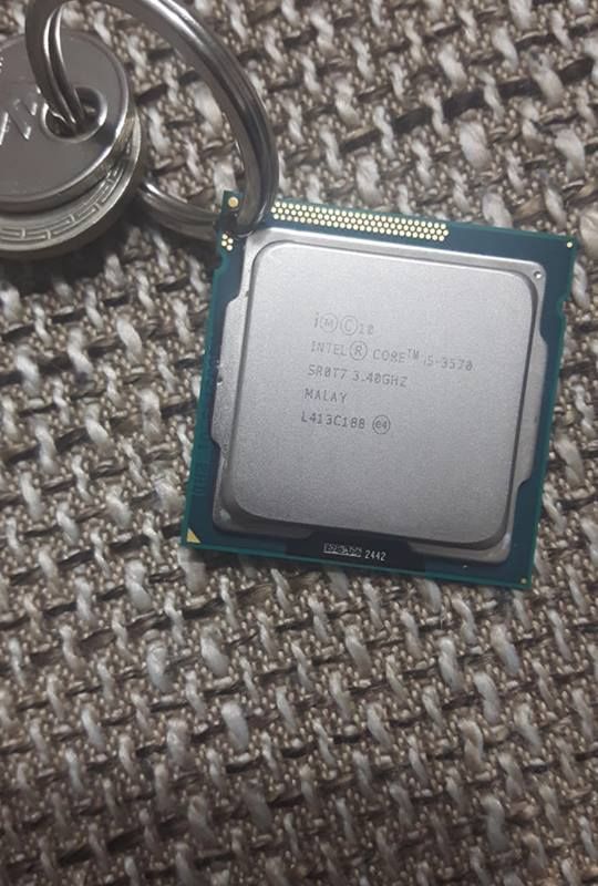 Authentic Intel CPU Keychain Creative Computer Charm Key Ring Gold Metal Chain