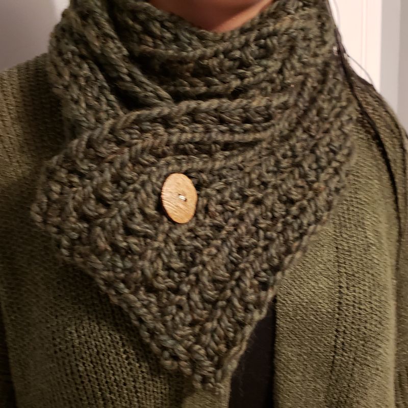 Womens knit cowl