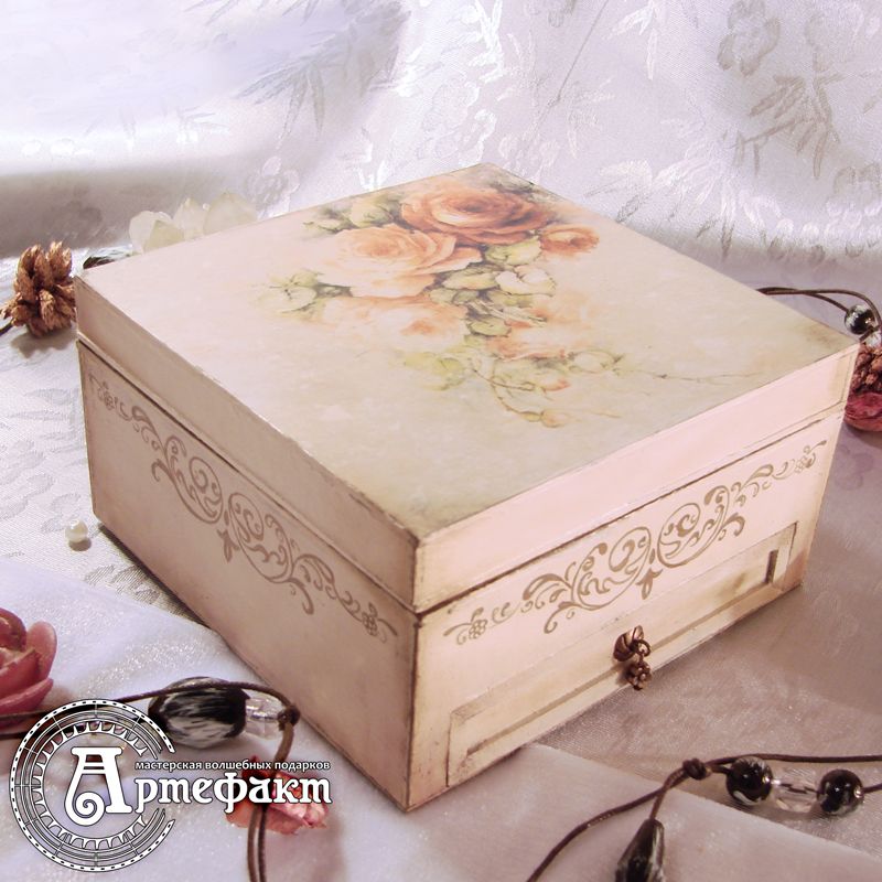 "Tender Rose" jewel case