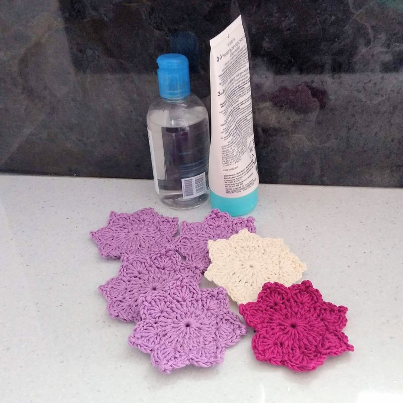 Lotus Shape Pure Cotton Face & Neck Scrubbies