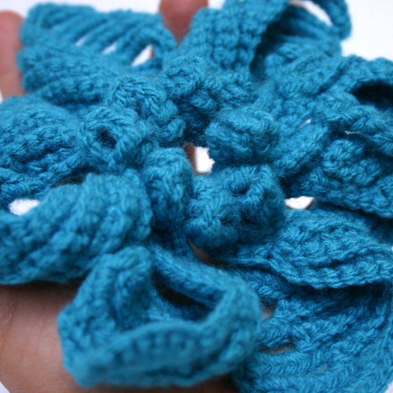 8 Spiral petal Flower Brooch