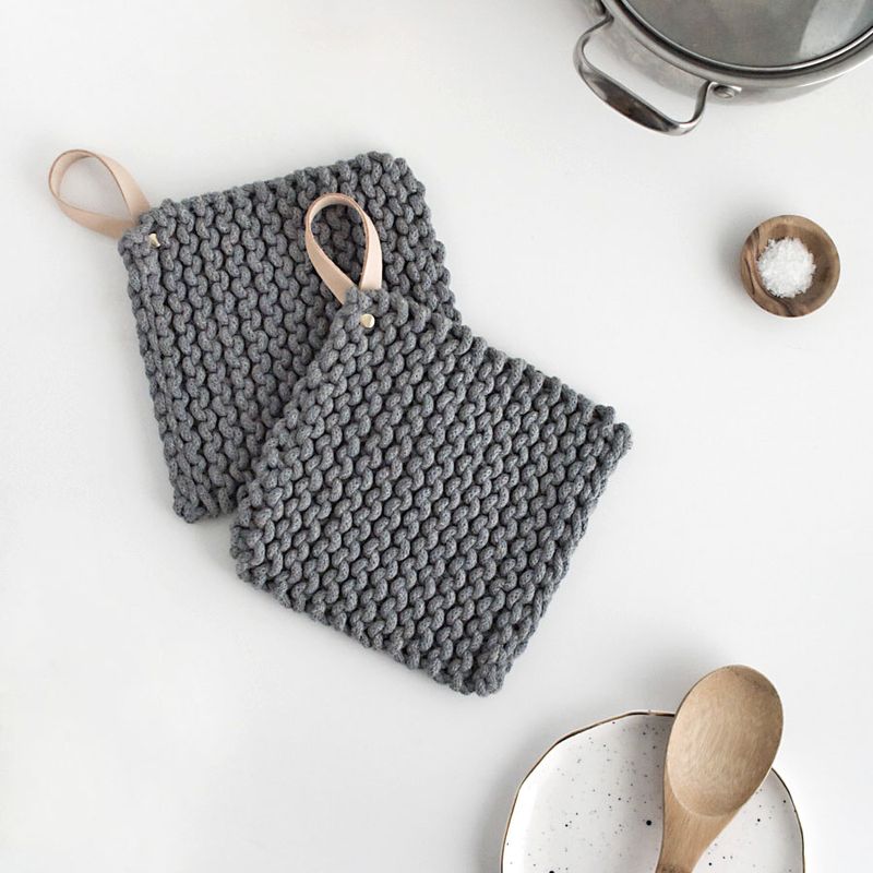 DIY Knit Potholders & Wooden Trivets