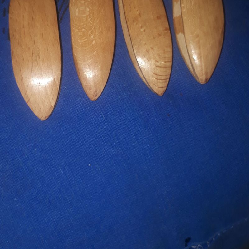 Light wood Tatting shuttles