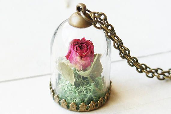 Red Rose Terrarium necklace, Rose Buds Necklace, Dried flower necklace, Red Rose Jewelry, Romantic Jewelry, Wedding, Rose with moss