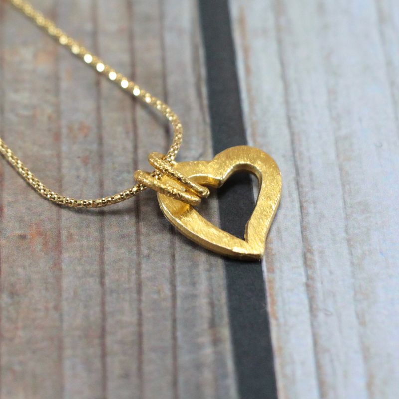 Valentines Day Gift for Her Necklaces for Women Gold Necklaces Gold Filled Heart Women Jewelry Dainty Necklaces Heart Charm Necklace