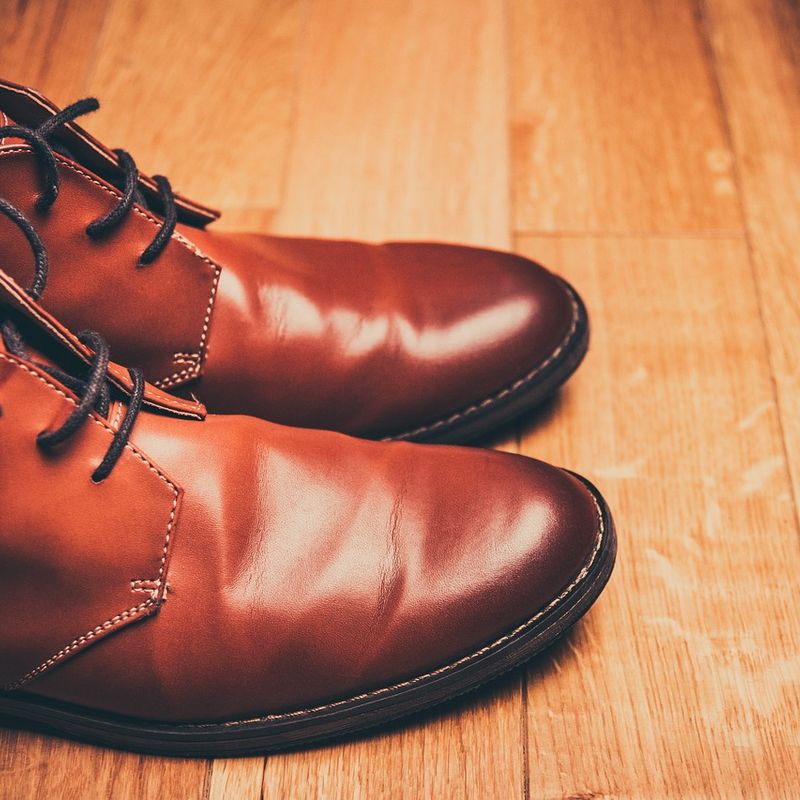 Guide: How to polish shoes like a military?