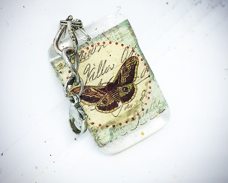 Vintage butterfly resin keychain