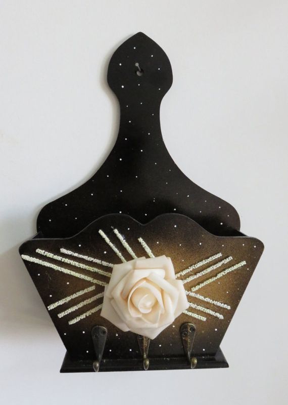 LETTER AND KEY HOLDER