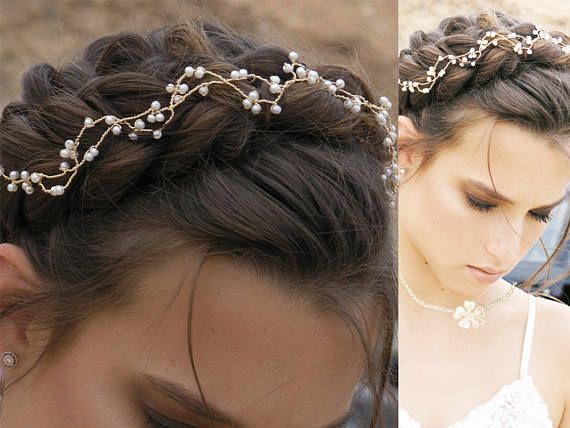 Pearl  hairpiece for brides, Bridal hair decoration.