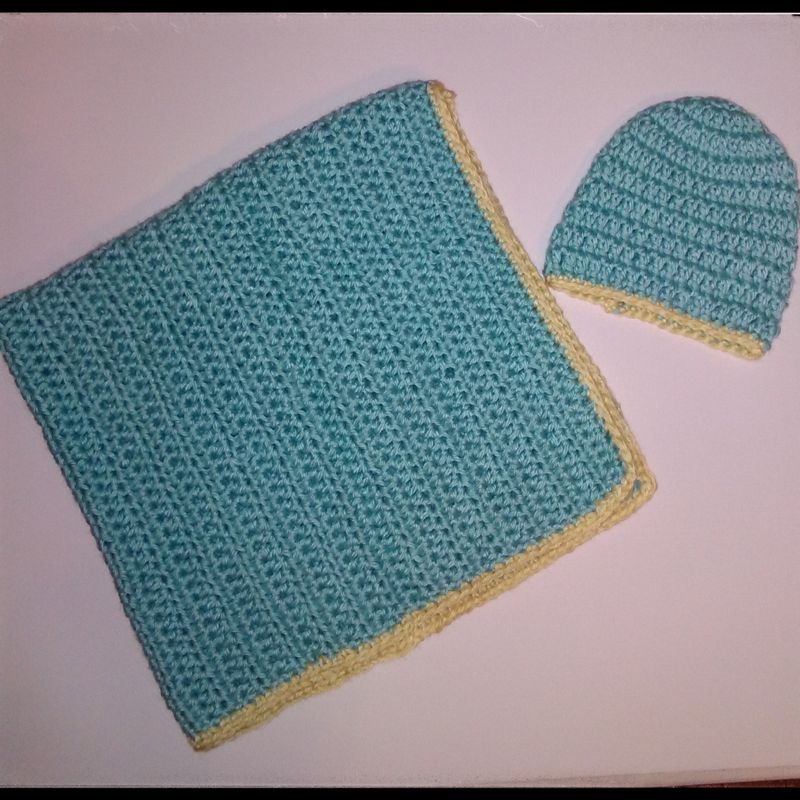 Crochet baby blanket and newborn hat