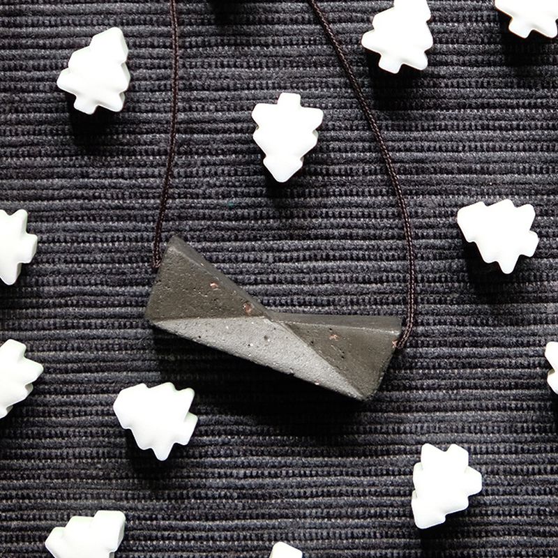 Geometric design - Concrete jewelry | Sliding necklace | Unique gifts | Minimalist jewelry | Simple & Elegant | Grey charm | String (Women)