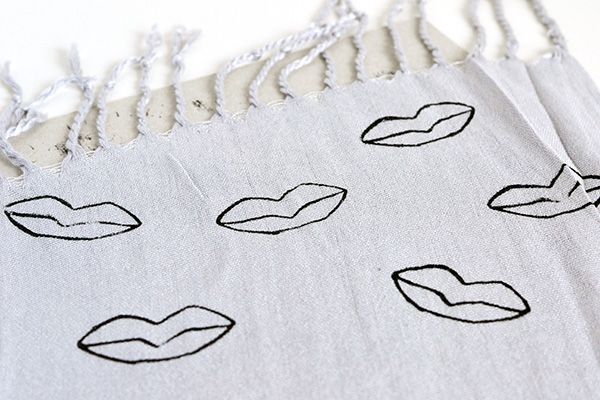 DIY Lip Printed Scarf