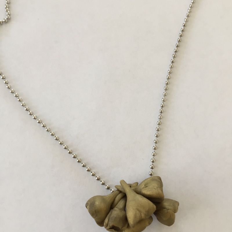 minimalist bouquet roses flowers gold clay necklace n.010