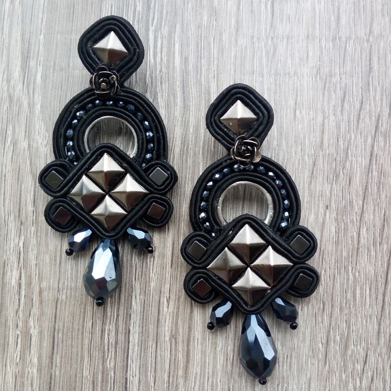 Black earrings with studs, Long earrings, Biker earrings, Triangle earrings, Rockabilly, Pendant earrings, Italian jewellery