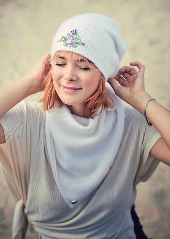 Comfy knit cashmere hat and mini scarf with crystals "1000 and 1 night"