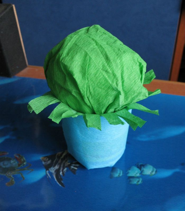 DIY bouquet of corrugated paper