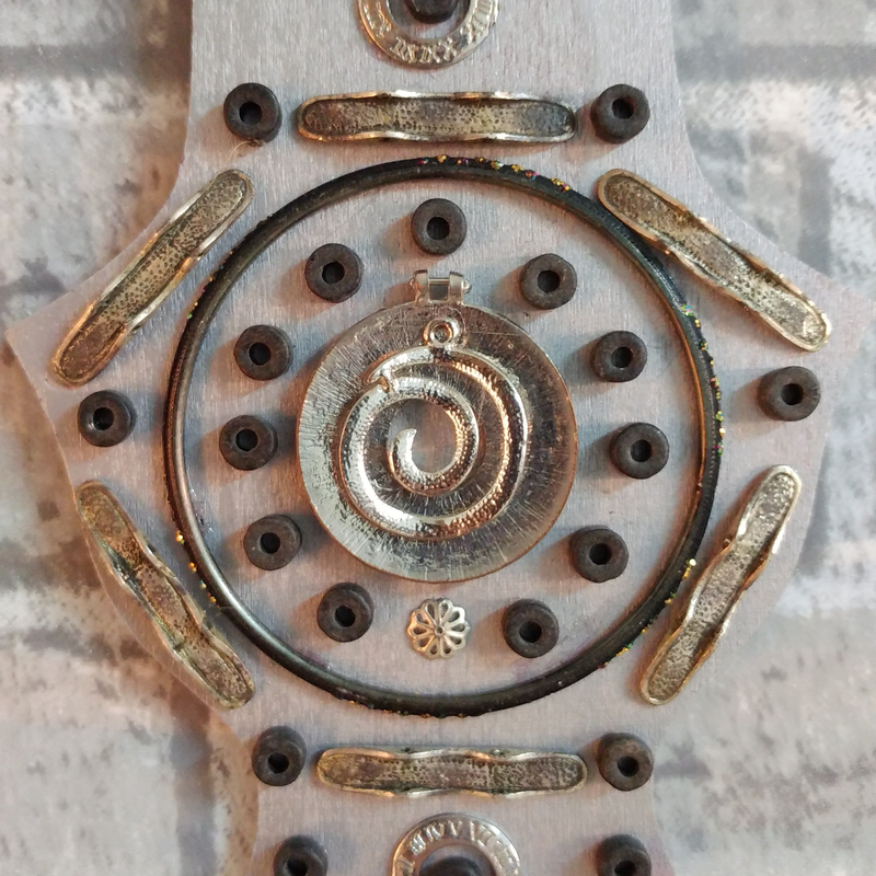 HAMSA WELL DECOR:  A GOOD LUCK CHARM