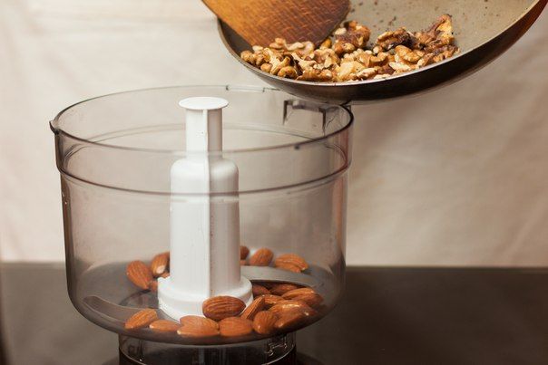 LET'S MAKE DELICIOUS BRITTLES!