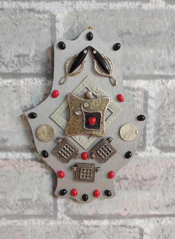 HAMSA WALL DECOR: A GOOD LUCK CHARM