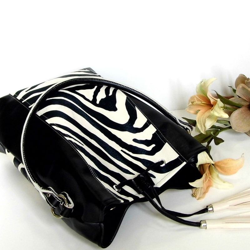 Zebra handbag, Zebra print handbag, Vegan handbag women, Black bucket bag, Animal print handbag, Drawstring bucket bag, Handbag with tassel