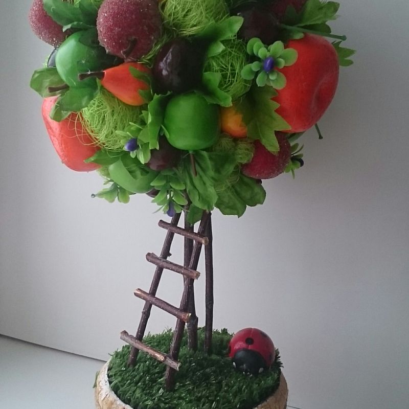 "Fruit tree" topiary