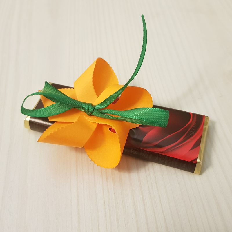 paper flower,paper decor,paper embellishments,paper wrapping,flower cut out,flower wall art,paper craft,paper decor,gift decor,wrapping,gift