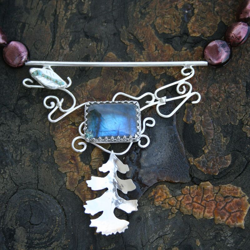 The "Vineing Oak" necklace