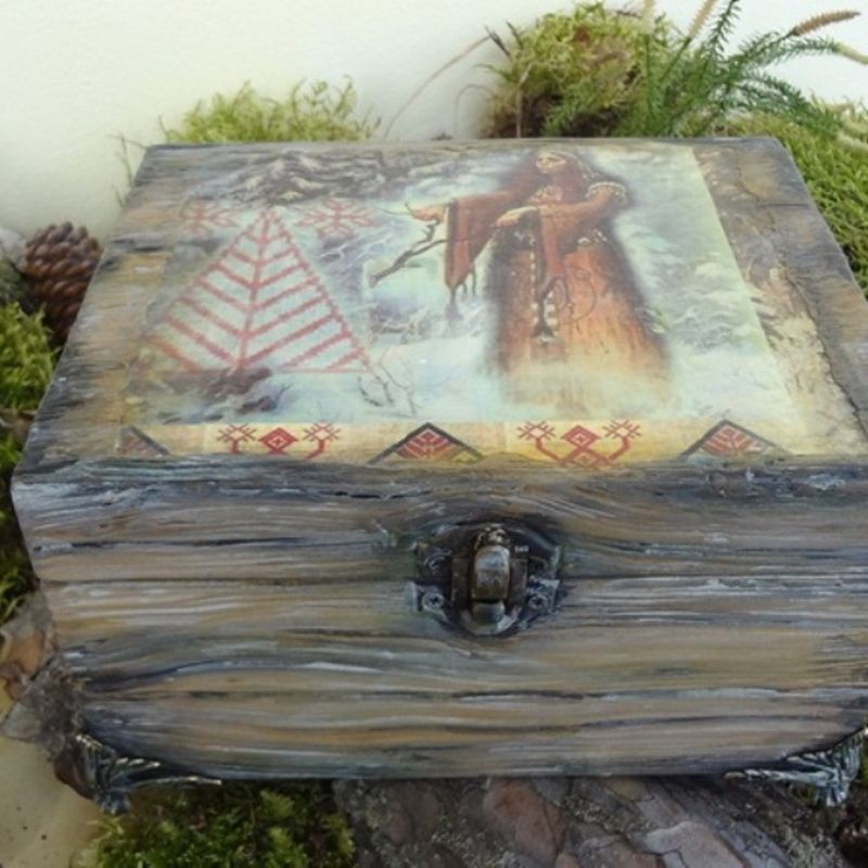 Casket "The call of the past"