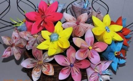DIY kusadama flower