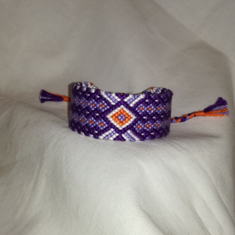 Braided bracelet in purple shades,Diamond pattern, Wrist band,Braided bracelet for woman,String jewelry for everyday, Boho style