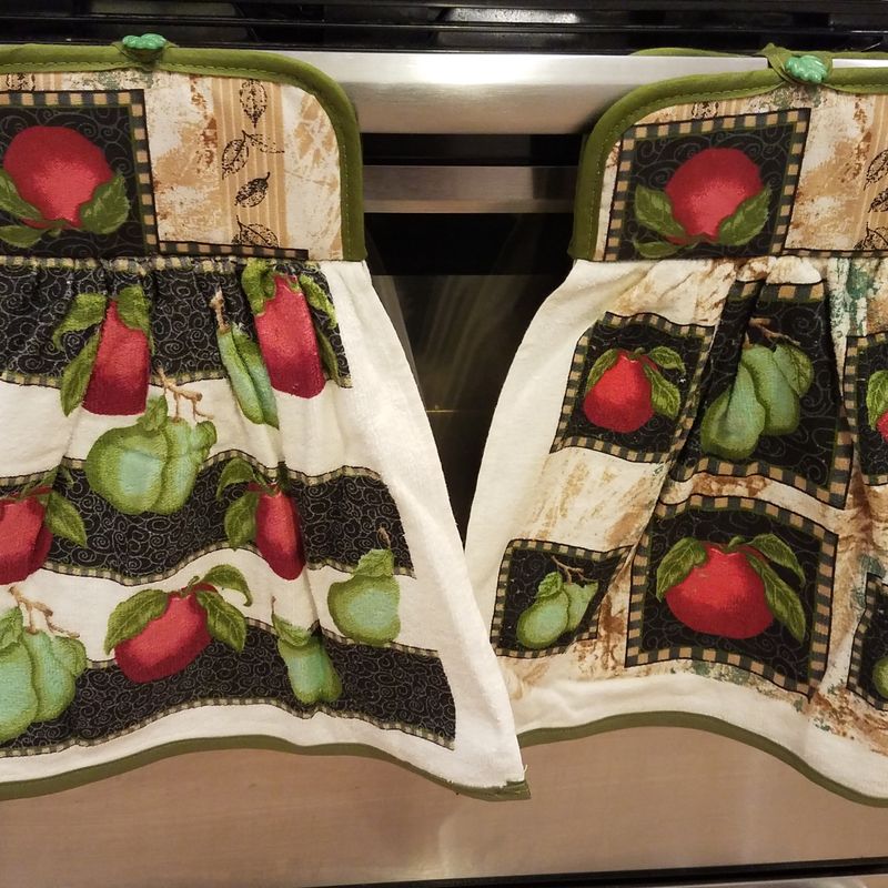 Hanging potholder towel sets