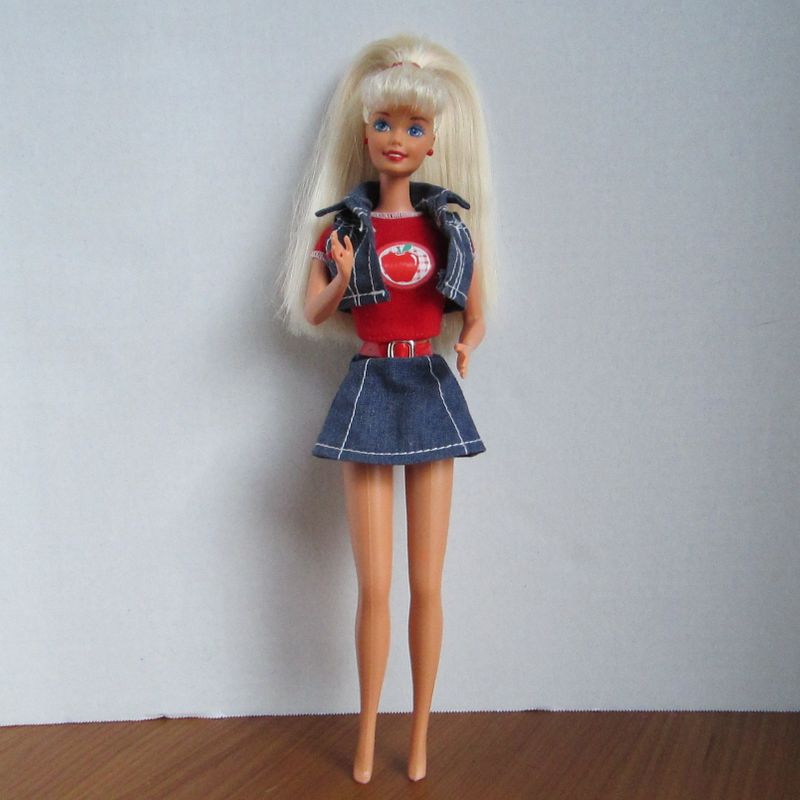 1976 barbie school girl