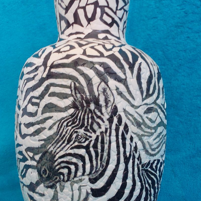 A zebra vase (decoupage)