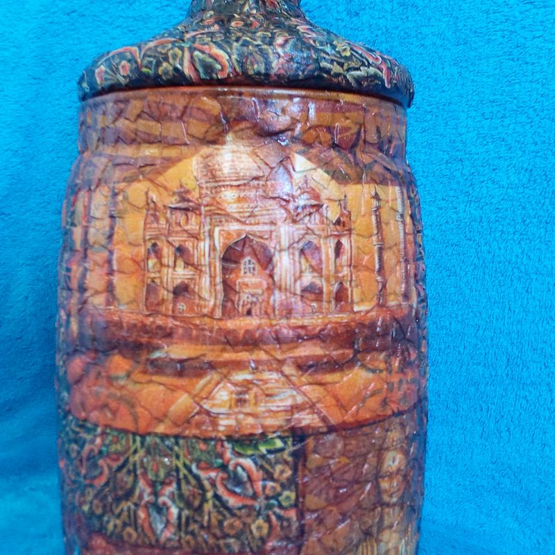 A jar for dry-goods "Antique"