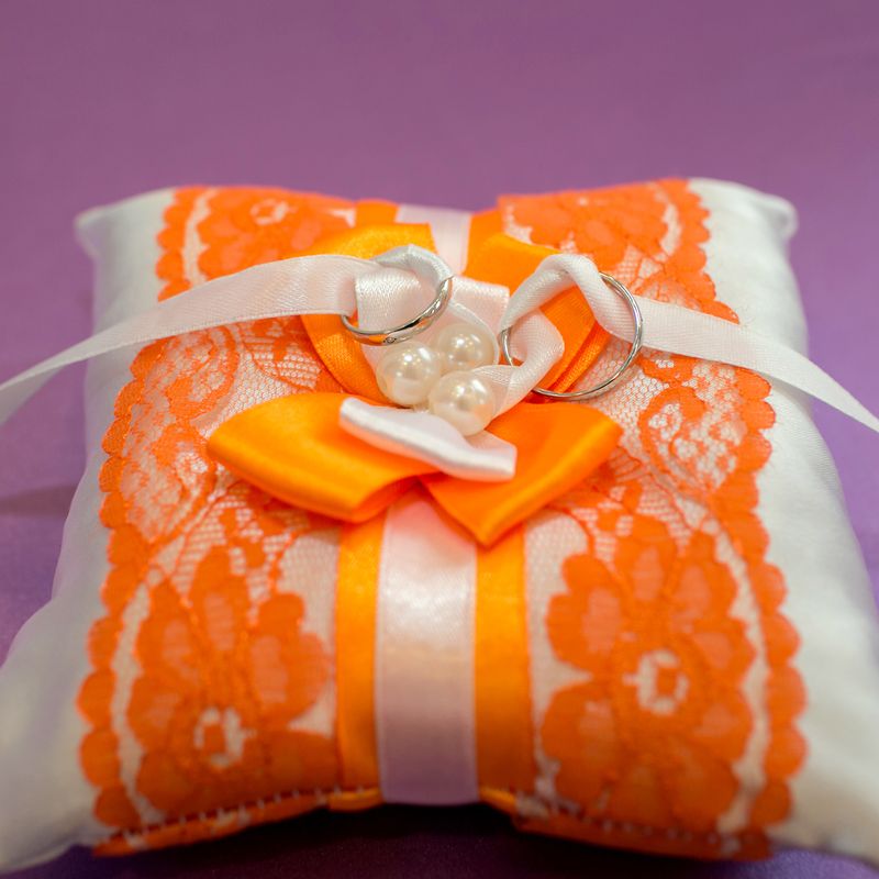 A rings pillow